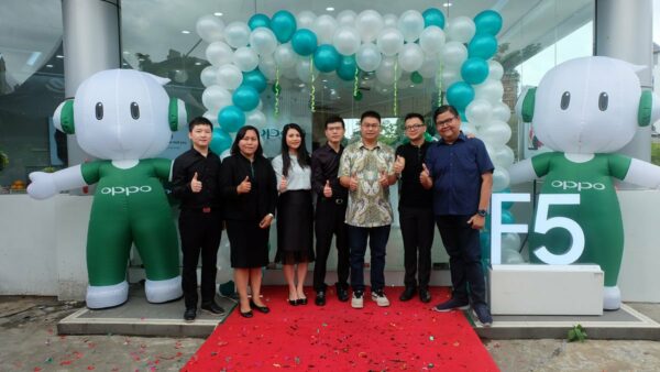 Oppo Store Terbesar Ke Di Indonesia Hadir Di Malang Yangcanggih