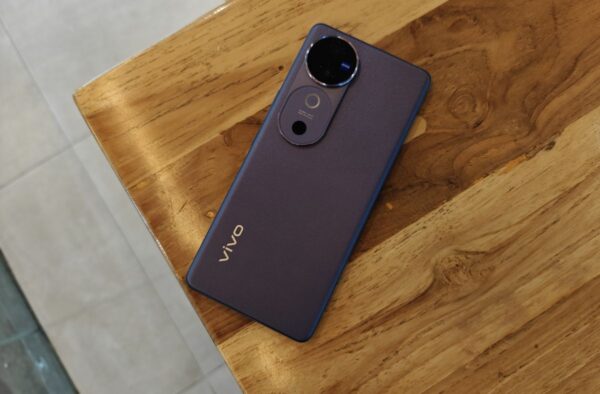 vivo V40