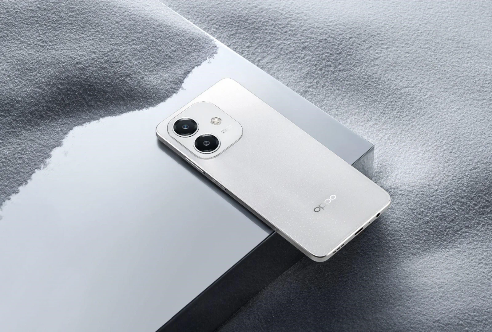 OPPO A3, Smartphone 2 Jutaan dengan Sertifikasi Ketahanan Tingkat Militer 25 OPPO A3 Starlight White