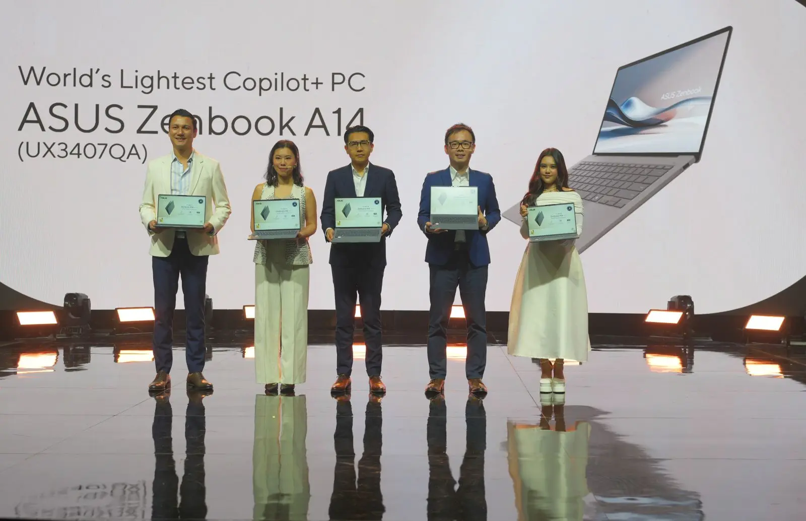 4 Kelebihan ASUS Zenbook A14 (UX3407QA), Laptop AI Paling Ringan di 2025 26 ASUS Zenbook A14 UX3407QA Indonesia