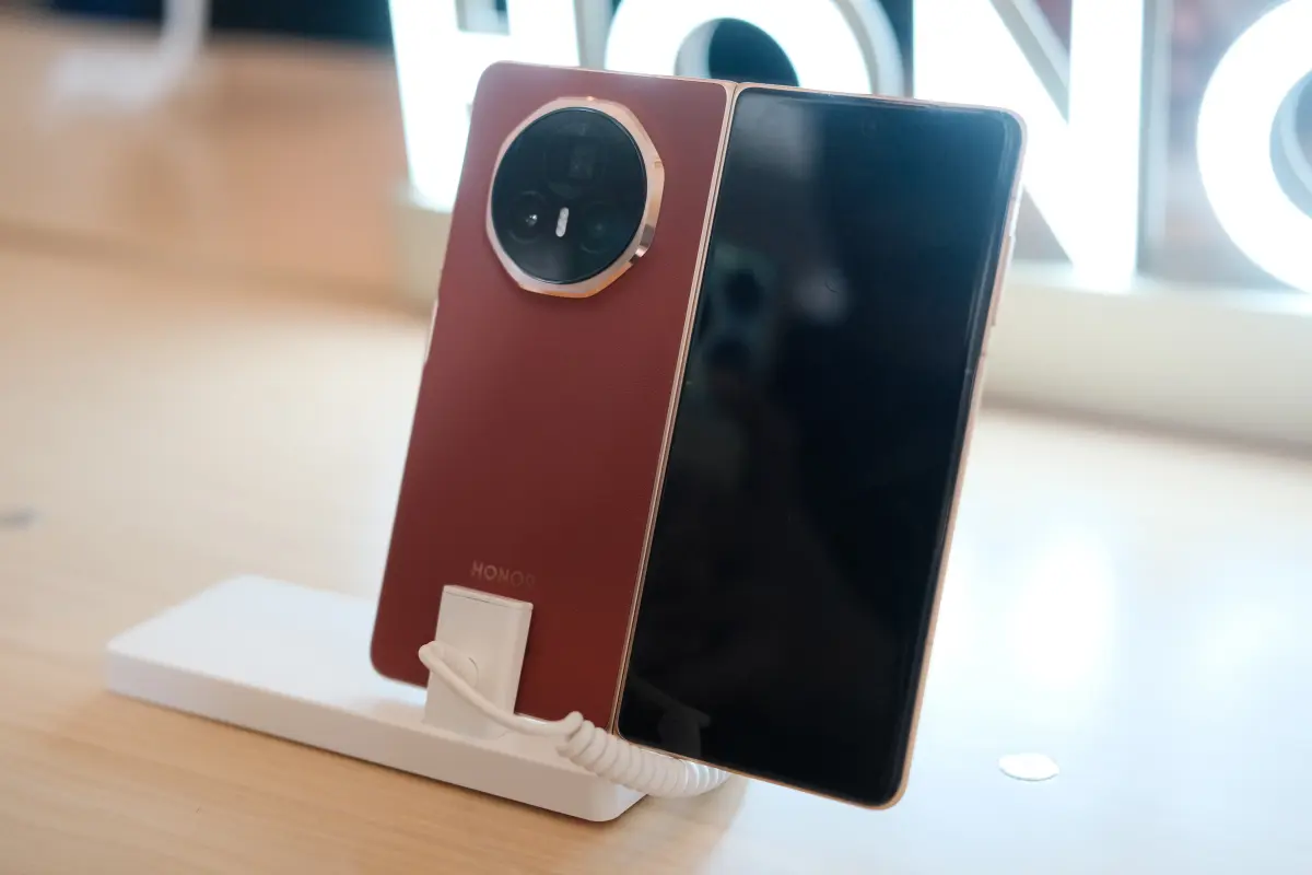 Honor Rilis 8 Produk Inovatif di Indonesia: Smartphone, Laptop, Tablet, Hingga Wearable untuk Pengalaman All-Scenario 25 Honor Magic V3 1 2