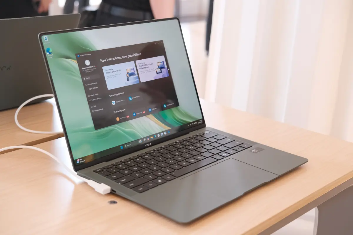 Honor Rilis 8 Produk Inovatif di Indonesia: Smartphone, Laptop, Tablet, Hingga Wearable untuk Pengalaman All-Scenario 33 Honor MagicBook Art 14 1