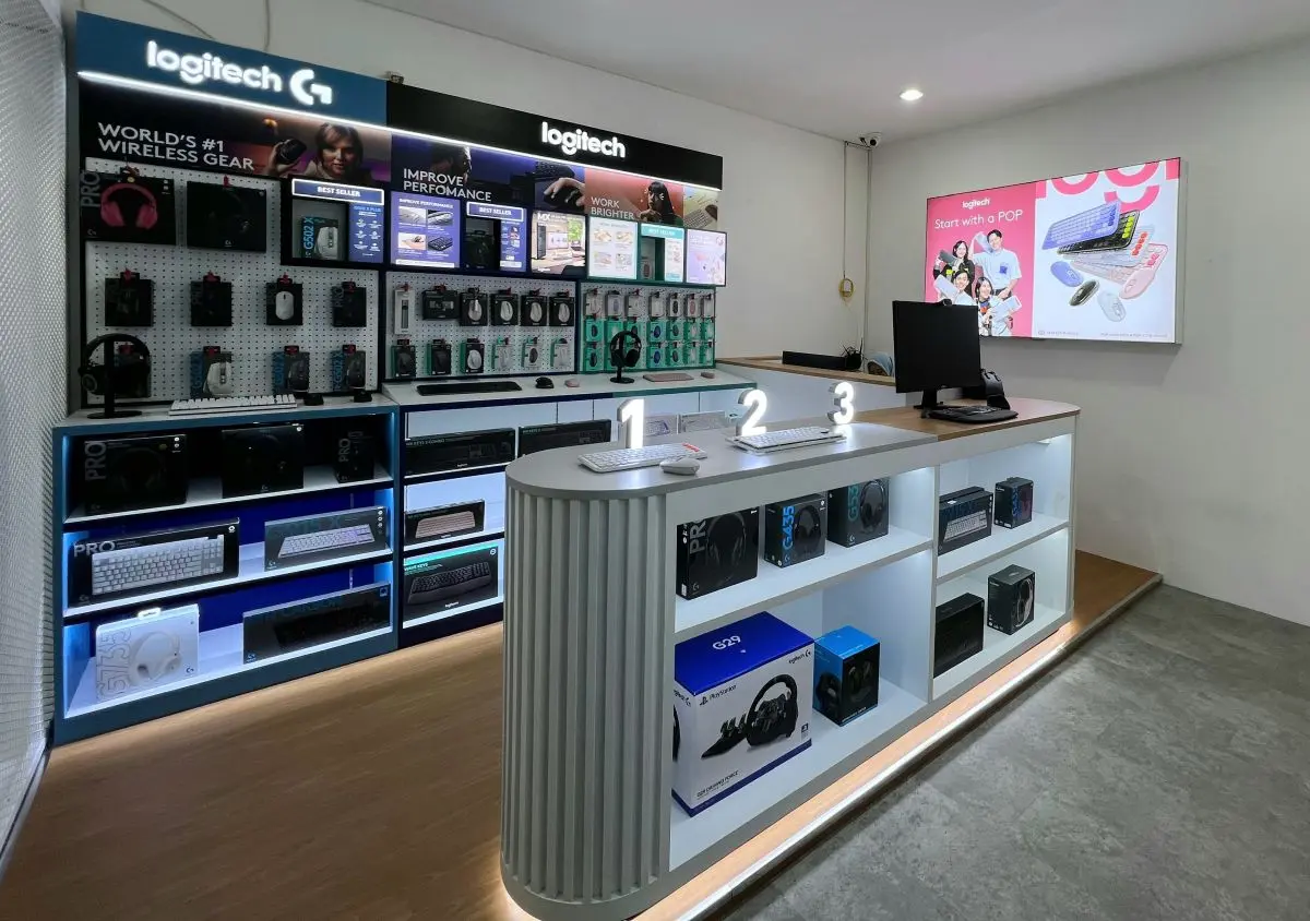 logitech store mangga dua